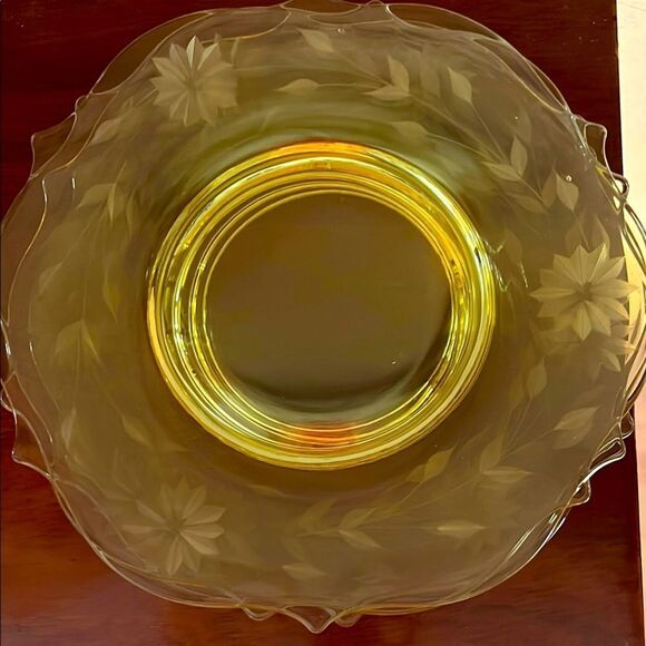 Lancaster Yellow Depression Glass Jubilee Floral Set of 4 Rare Luncheon Plates - Picture 2 of 4